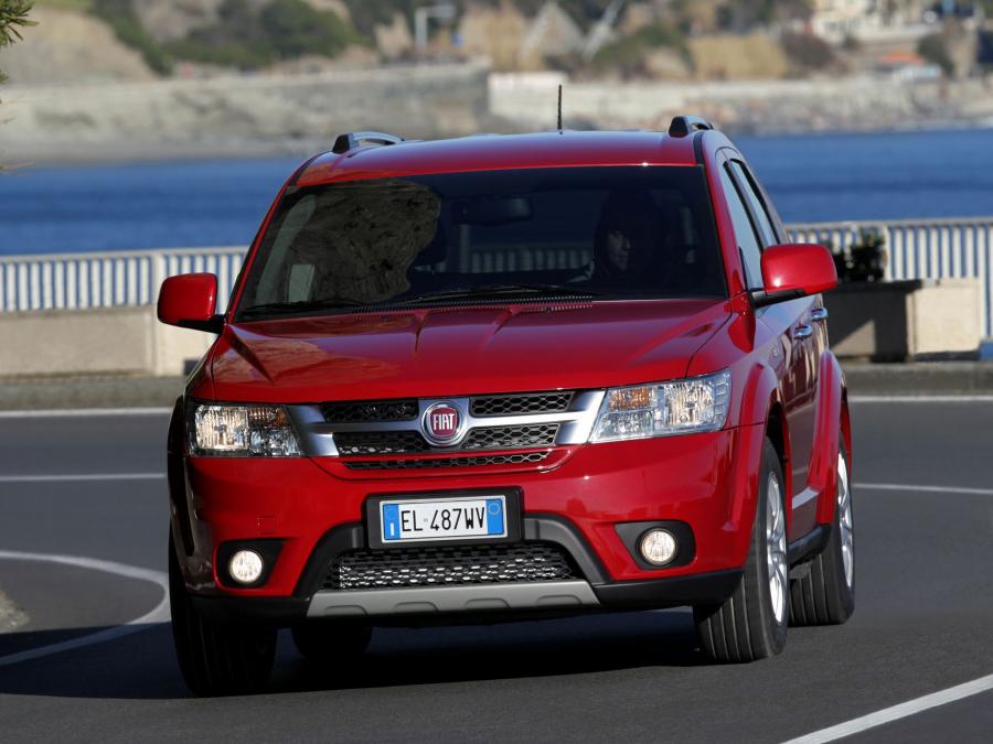  Fiat Freemont AWD 2011 года  (фото 14 из 16)